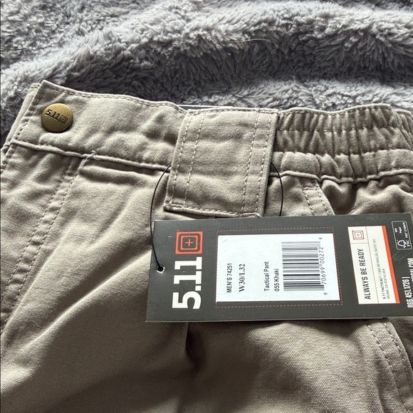 NWT 5.11 Tactical Men's sz 30 x 32 Khaki Cargo Relaxed Fit Pants - Picture 6 of 9